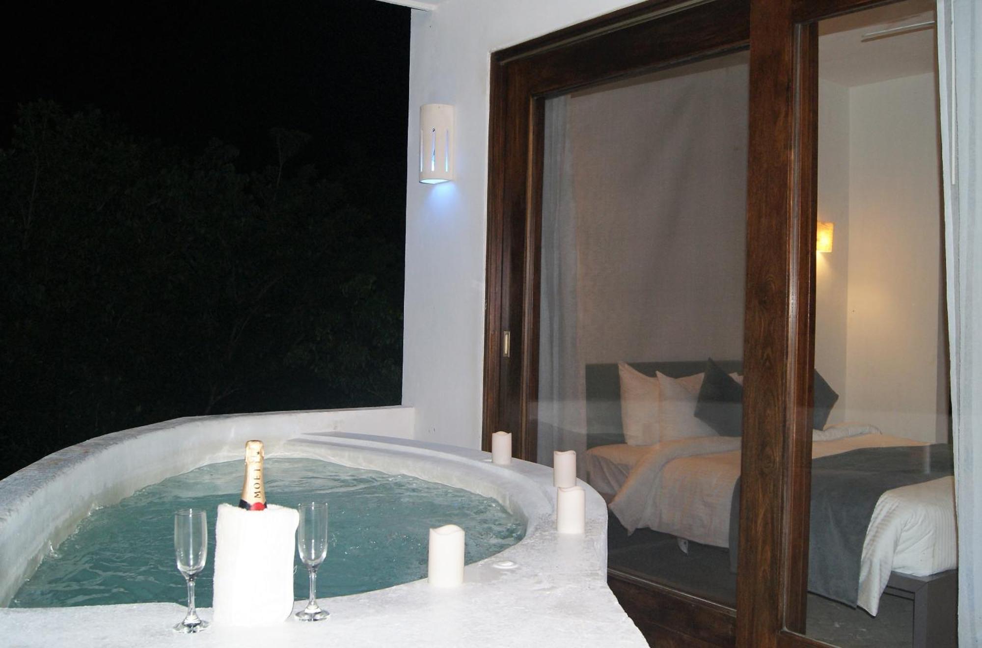 Mak Nuk Village - Clothing Optional Tulum Room photo